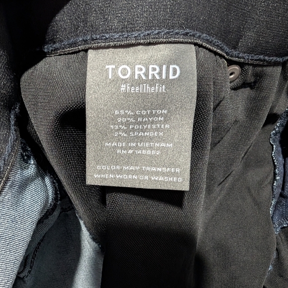 Torrid Dark Wash Bombshell Flare High-Rise Jean in Size 24 S (Short) - Picture 13 of 15
